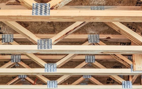 트러스와 라프터 목재 연결을 위한 가연 트러스 브래킷